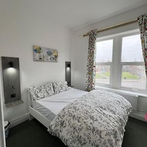 Kamer met een Queen Size Bed
